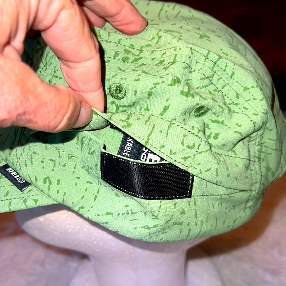 REI RUNNING CAP - Picture 5 of 5